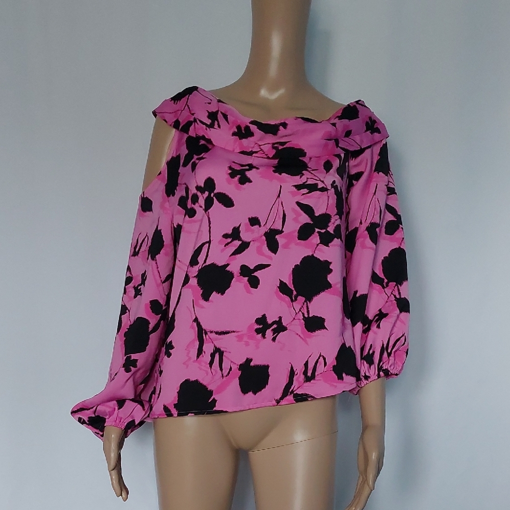 Floral Pink and Black Women's‎ Top Size S